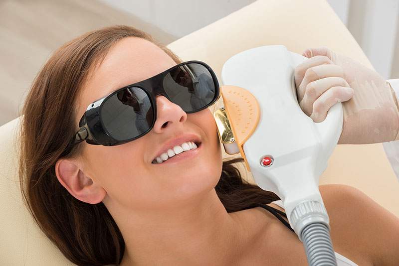 Lichttherapie Hallo Beauty · IPL-Behandlung